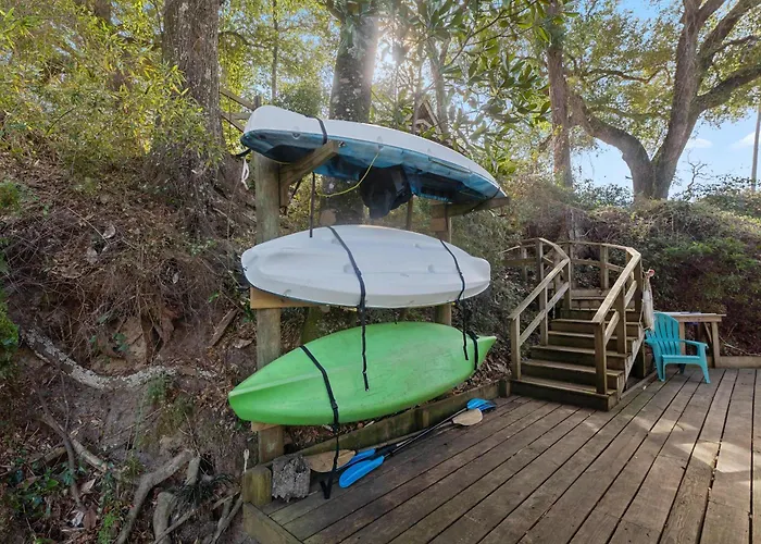 Holiday home Escape On The River Private Dock Kayaks Gazebo